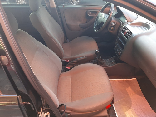 Imagem 7 de 9 de Chevrolet Corsa Maxx 1.8 Sedan