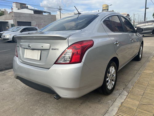 Nissan Versa 1.6 Advance Mt