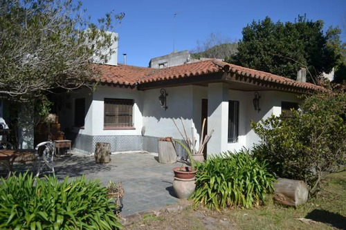 Casa En Venta En Lopez Camelo. Oportunidad!!!