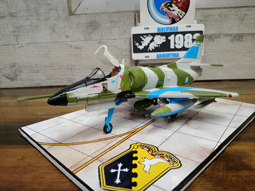 Maqueta De Avión Douglas A-4c Argentino Esc1/48 + Plataforma