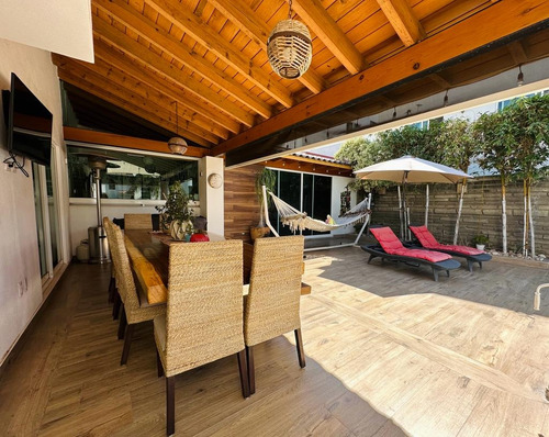 Casa Grande Con Alberca Privada En Fracionamiento Cerrado