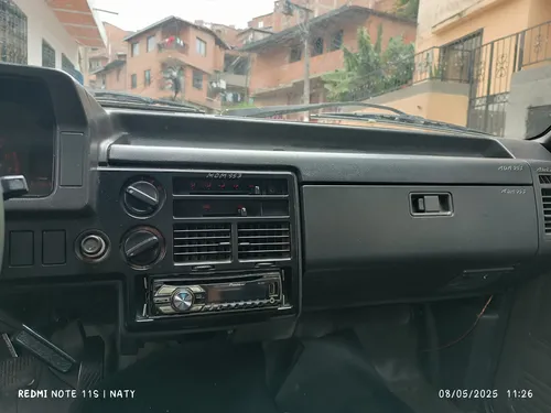 Mazda B2000 2.0 B2000