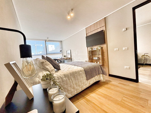Departamento En Venta De 2 Dorm. En Las Condes