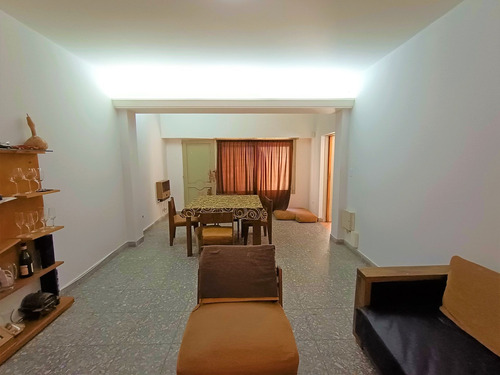 Imagen 2 de 24 de Venta- Casa 2 Dormitorios Con Cochera En Echesortu