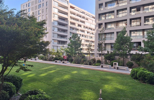 Departamento En Venta De 2 Dorm. En Las Condes 2 Estacionam