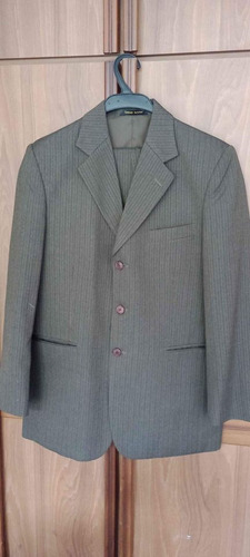 Terno Gonzalo Sanchez, Talla 40. En Perfecto Estado