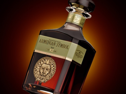 Brandy Armenian Symbol Xo Age 12 Years ´´hai`` Plaza Serrano