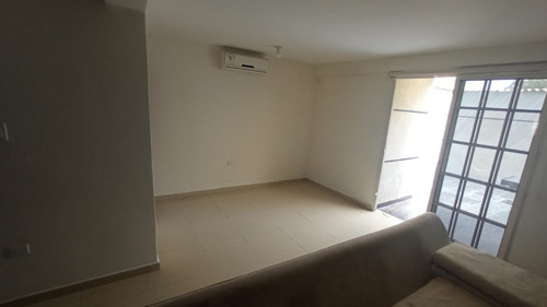Imagen 11 de 24 de Marisol Castro Vende Townhouse De Dos Plantas En San Diego | Carabobo | Conjunto Residencial Villa Corina | Soth-009