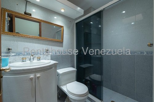 Prestigioso Apartamento Penthouse Muy Bien Distribuido En Venta En Lomas De Las Mercedes Yf