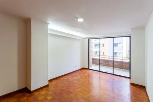 Apartamento En Venta En Conquistadores. Cod V21453