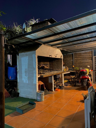 Imagen 3 de 25 de Casa De 2 Pisos + Piscina Climatizada + Apto + Monoambiente En Balneario Argentino