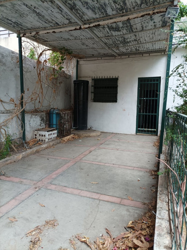Imagen 2 de 10 de Se Alquila Amplio Anexo Comercial En La Av. Bolivar Norte Vg