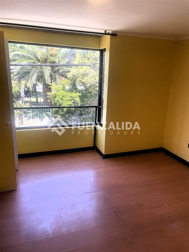 Casa Familiar En Venta De 4d 4b En Ciudad Satelite Maipú