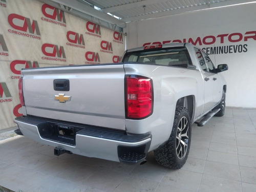 Imagen 8 de 10 de Chevrolet Silverado 2500 Cabina Extendida Color Plata 2015