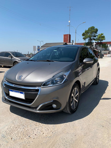 Imagen 17 de 23 de Peugeot 208 2017 1.6 Feline