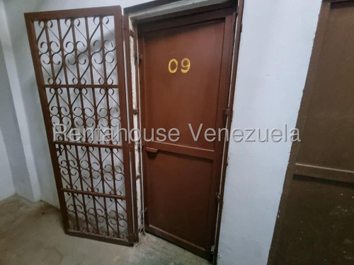 Ana Karina Molleja Vende Amplio Apartamento Zona Este Barquisimeto, Lara/ Akm