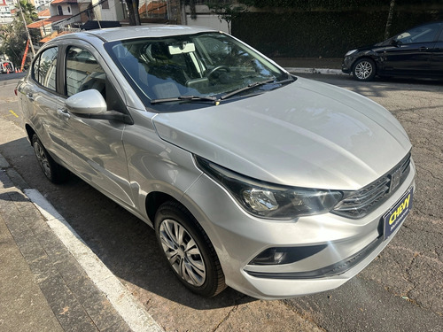 Fiat Cronos 1.0 Drive Flex 4p