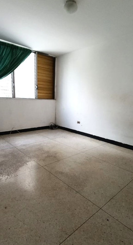 Apartamento En Venta En La Urb. Los Palos Grandes. Km