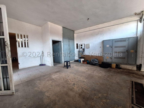 Rent-a-house Vende 05 Locales Comerciales, En Zona Centro, Cagua, Maracay, Estado Aragua, 24-16794