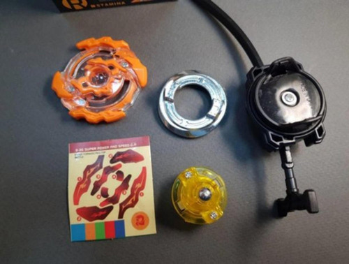 Beyblade Burst Evolution Com Lançador Roktavor R2