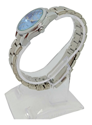Relógio Feminino Pequeno Pulso Fino Prata Fundo Azul Claro