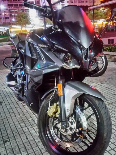 Imagen 1 de 2 de Bajaj Rouser Rs200