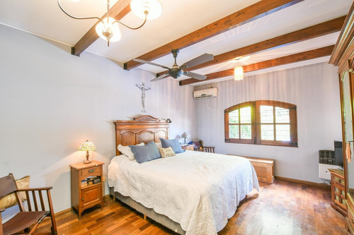 Casa De 4 Dormitorios En Venta - Reciclada - Alberdi