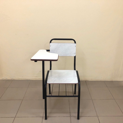 Imagem 2 de 6 de Kit C/ 05 Carteira Universitária Lousa Em Mdf Em Formica