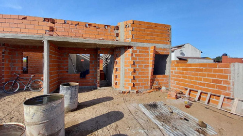 Imagen 5 de 8 de Venta Financiada Chalet 3 Amb En Mar Del Tuyu 7 E/ 82 Y 83
