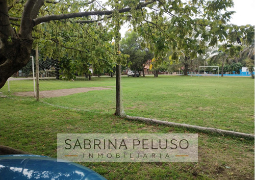 Casa En Barrio Las Acacias