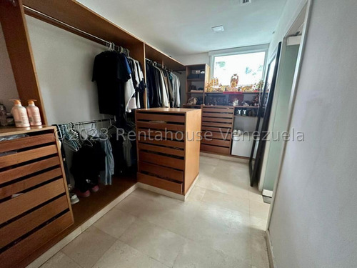 Ss: Vende Casa 23-31321 En La Lagunita De 827 M2, 8h/12b/25pe