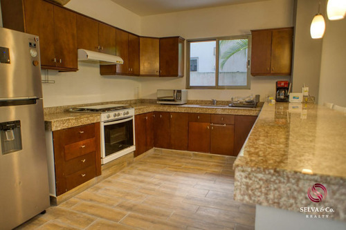 Departamento Con Jacuzzi Y Jardin, Cuarto De Tv Venta Selvam