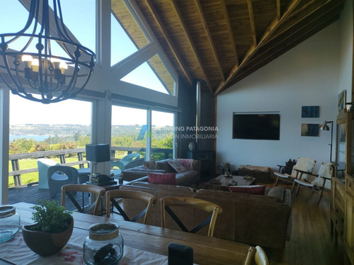 Casa En Venta Con Hermosa Vista Al Lago Y Volcanes Frutillar