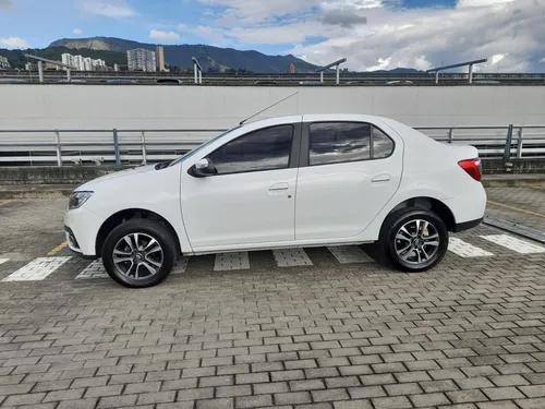 Renault Logan 1.6 Intens Aut