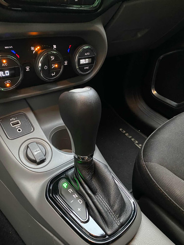 Fiat Toro 2.4 Volcano 16v Flex 4x2 Aut. 4p