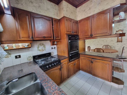 Casa En Venta 4 Amb Con Jardín Y Pileta. Padua