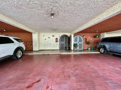 Y.t. Townhouse En Venta, Los Chorros Mls #24-19238
