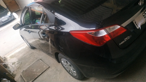 Imagem 14 de 15 de Hyundai Hb20s 2014 1.6 Comfort Plus Flex 4p
