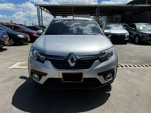 Renault Logan 1.6 Privilege / Intens