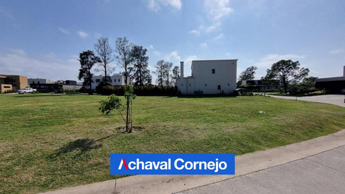 Terreno Interno En Esquina En Venta, Barrio Laguna Grande