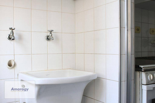Excelente Apartamento De Dois Dormitórios E Duas Garagens - Único Dono - Ap0002