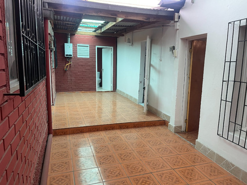Oportunidad En Macul :casa Amplia Con Excelente Conectividad