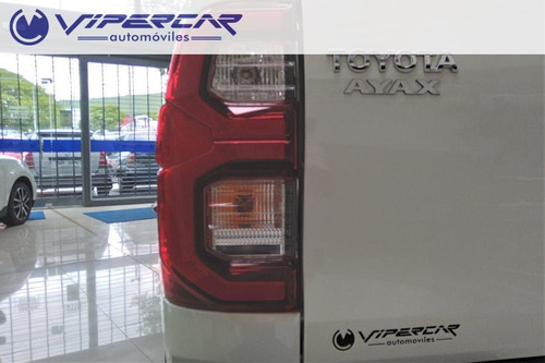 Imagen 12 de 14 de Toyota Hilux Srv 2.7 2023 0km