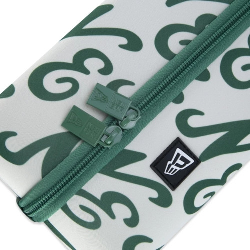 Cap Carrier New Era Maleta Para Bonés Monograma 6 Pack Cor Branco Desenho do tecido Liso