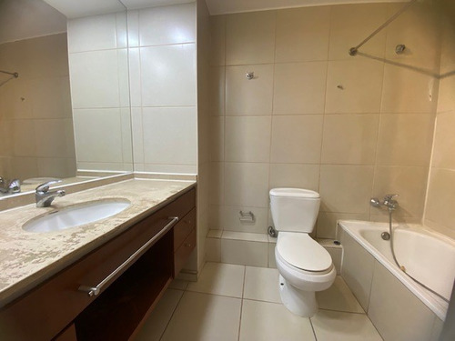 Departamento En Venta De 4 Dorm.2 Estacs. Bd. En Las Condes