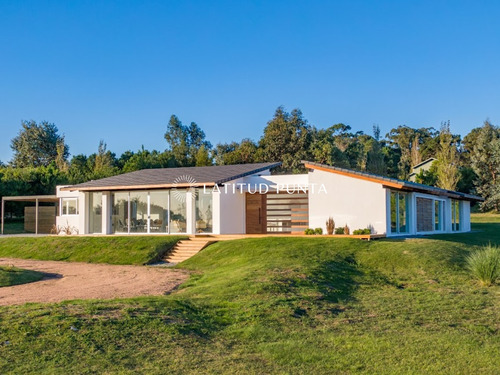 Casa En Pueblo Mio, Manantiales, 4 Dormitorios