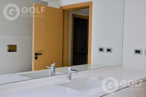 Imagen 12 de 30 de Vendo Apartamento De 3 Dormitorios Y Servicio, Patio. Con Renta. Golf