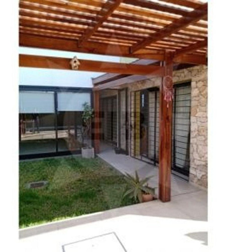 Imagen 10 de 13 de Moderna Casa En Zona Norte