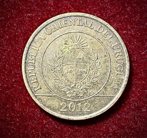 Moneda 2 Pesos Uruguay 2012 Carpincho Km 136 (Usado)