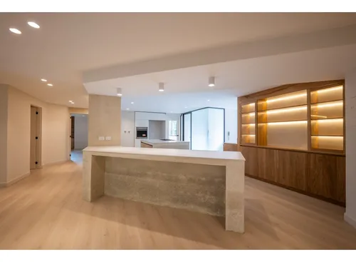 Apartamento De 189 M2 Totalmente Remodelado En La Tomatera, El Poblado
